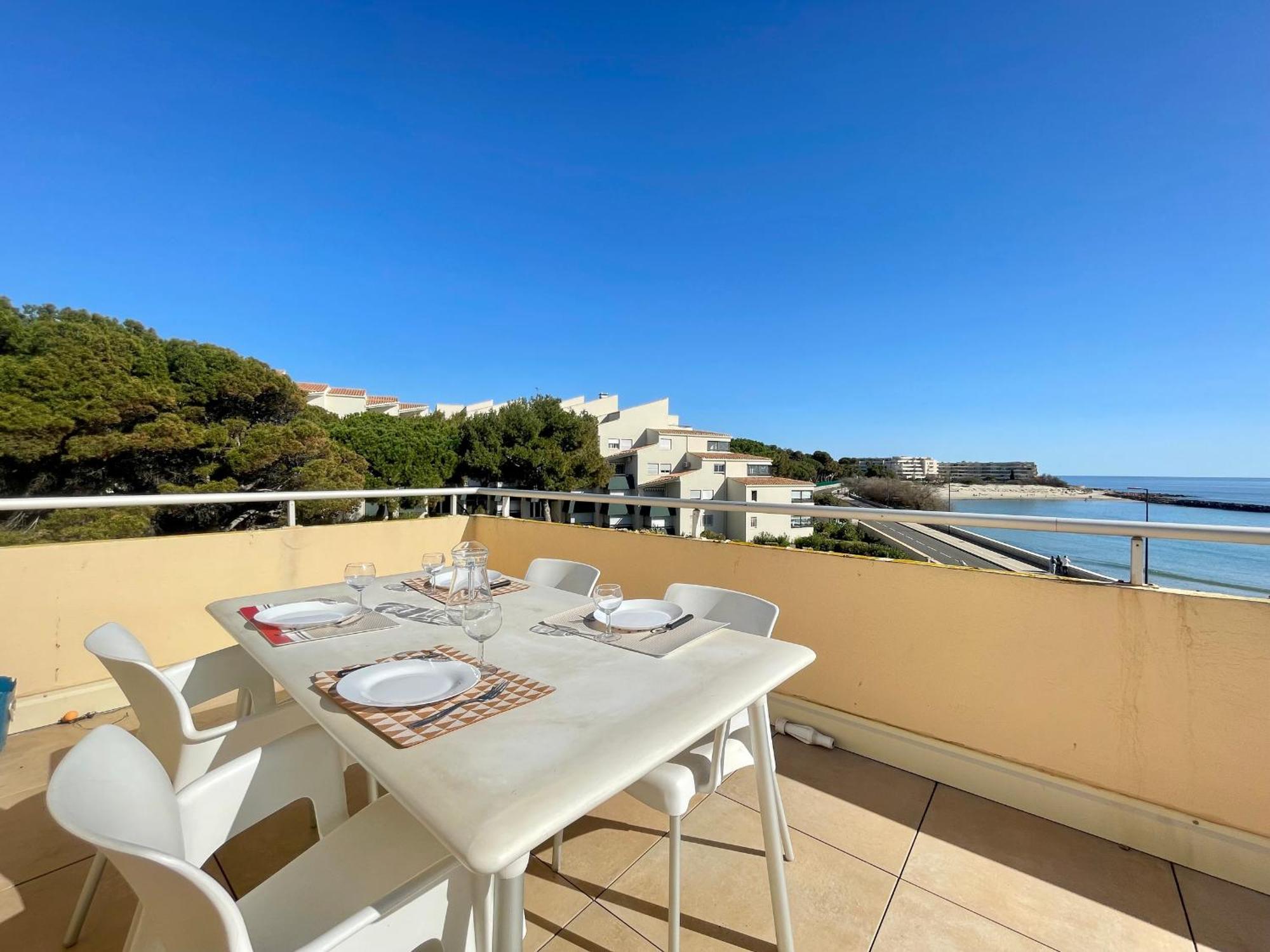 Appartement 2 Pieces Avec Terrasse 25M² Et Parking A 50M De La Plage - Fr-1-338-114 Sete Exterior photo