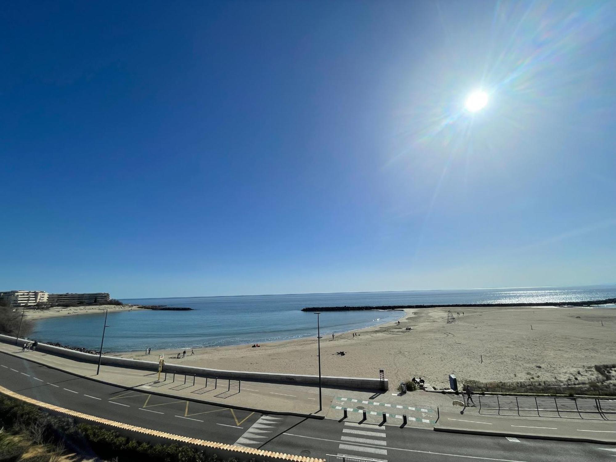 Appartement 2 Pieces Avec Terrasse 25M² Et Parking A 50M De La Plage - Fr-1-338-114 Sete Exterior photo